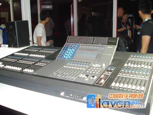 palm 2011：雅马哈数字调音台M7CL-48ES