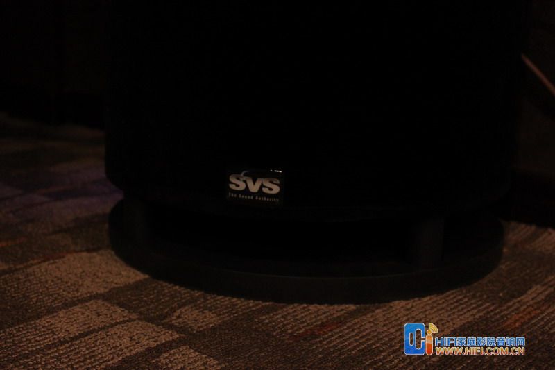 SVS低音炮