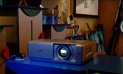 家庭影院投影机正面机