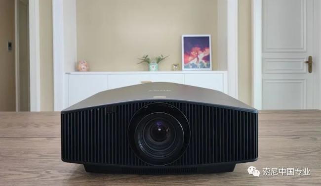 索尼VPL-VW898家庭影院投影机体验