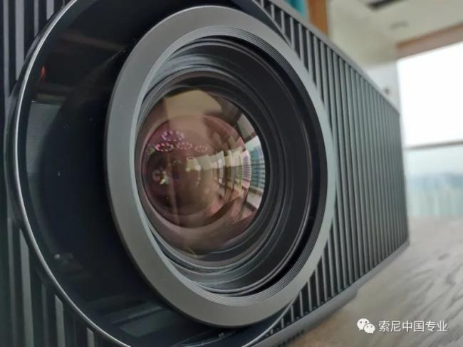 索尼VPL-VW898家庭影院投影机体验