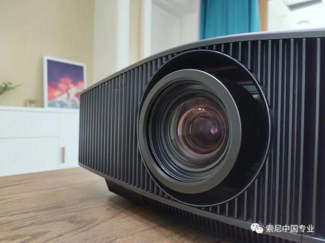索尼VPL-VW898家庭影院投影机体验