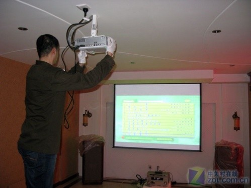 举着还是供着 你的投影机咋装合适？ 