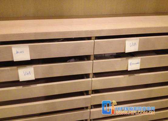 蒋府庄园家庭影院设备储藏